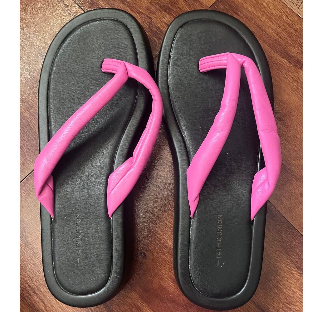 14th & Union Audrina PU Pink Padded Platform Flip Flops Size 7.5M NWOT